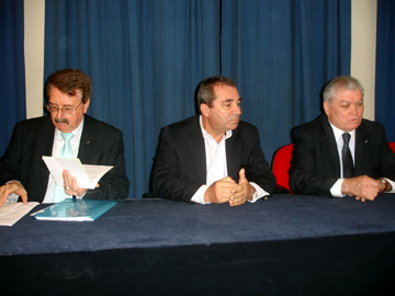 Entre-acusacoes-desmentidos