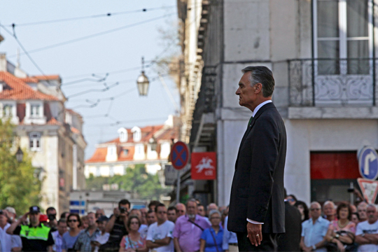 Cavaco-desafia-portugueses